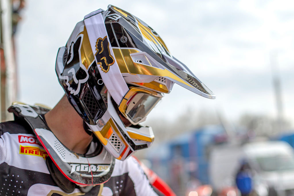 dirt bike helmet guide TRIANGLE Adult Full Face Motocross Helmets DOT Certified | Motorcycle Helmets with Adjustable Goggles & Gloves for Men & Women The V3 Divider Helmet gives you the perfect balance of safety The Essential Dirt Bike Gear