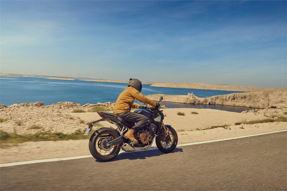 summer motorcycle riding, in summer riding gear!