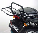 Image showcasing a Ventura EVO-12 Bike-Pack Kit for the Hyosung GT 650 Comet (04-07) with an EVO-12 pack, Sport-Rack, and L-bracket with screws. The black pack features a logo and orange stripe, while the rack and bracket are crafted from sturdy black metal.