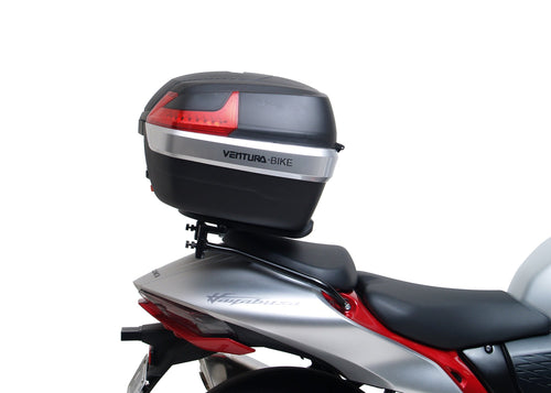 Image displaying a Ventura EVO-12 Bike-Pack Kit for Suzuki GSX 1300 R Hayabusa Gen III (21→), with a black EVO-12 pack, Evo-Rack Sport-Rack on the motorcycle, and labeled L-bracket with screws on a white background.