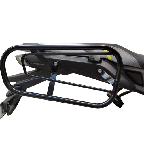 The image features the Ventura EVO-12 Bike-Pack Kit for the Kawasaki Z 1000 ABS/Ninja (14 ->) with a black and orange EVO-12 bag. It highlights the mounted Evo-Rack and accompanying L-Bracket with screws, showcasing seamless integration for your biking adventures.