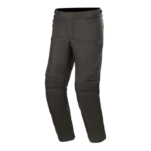 The Alpinestars Road Pro Gore-Tex Pants Short by Crown Kiwi Enterprises Limited are crafted from technical performance fabric and feature ballistic nylon reinforcements at the knees and zippered side pockets. The modern design makes them perfect for hiking or outdoor activities.